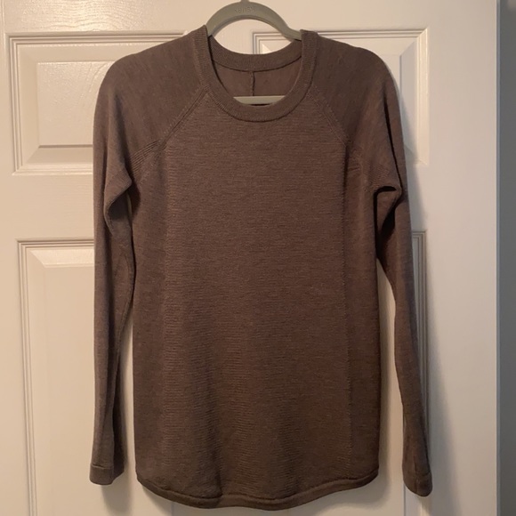 Lululemon long sleeve - mocha color - worn once - Picture 4 of 4